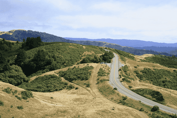 Skyline Boulevard in USA