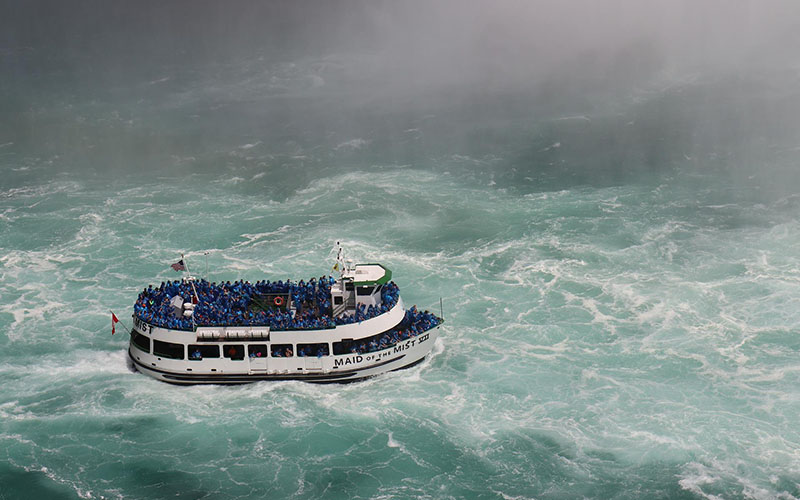 Boat Niagara Falls 